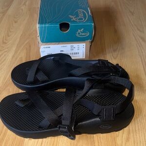 Chaco size 11 NEW Classic Black Sandals Z/2 adjustable strap